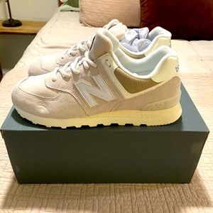 Mens Classic New Balance size 9